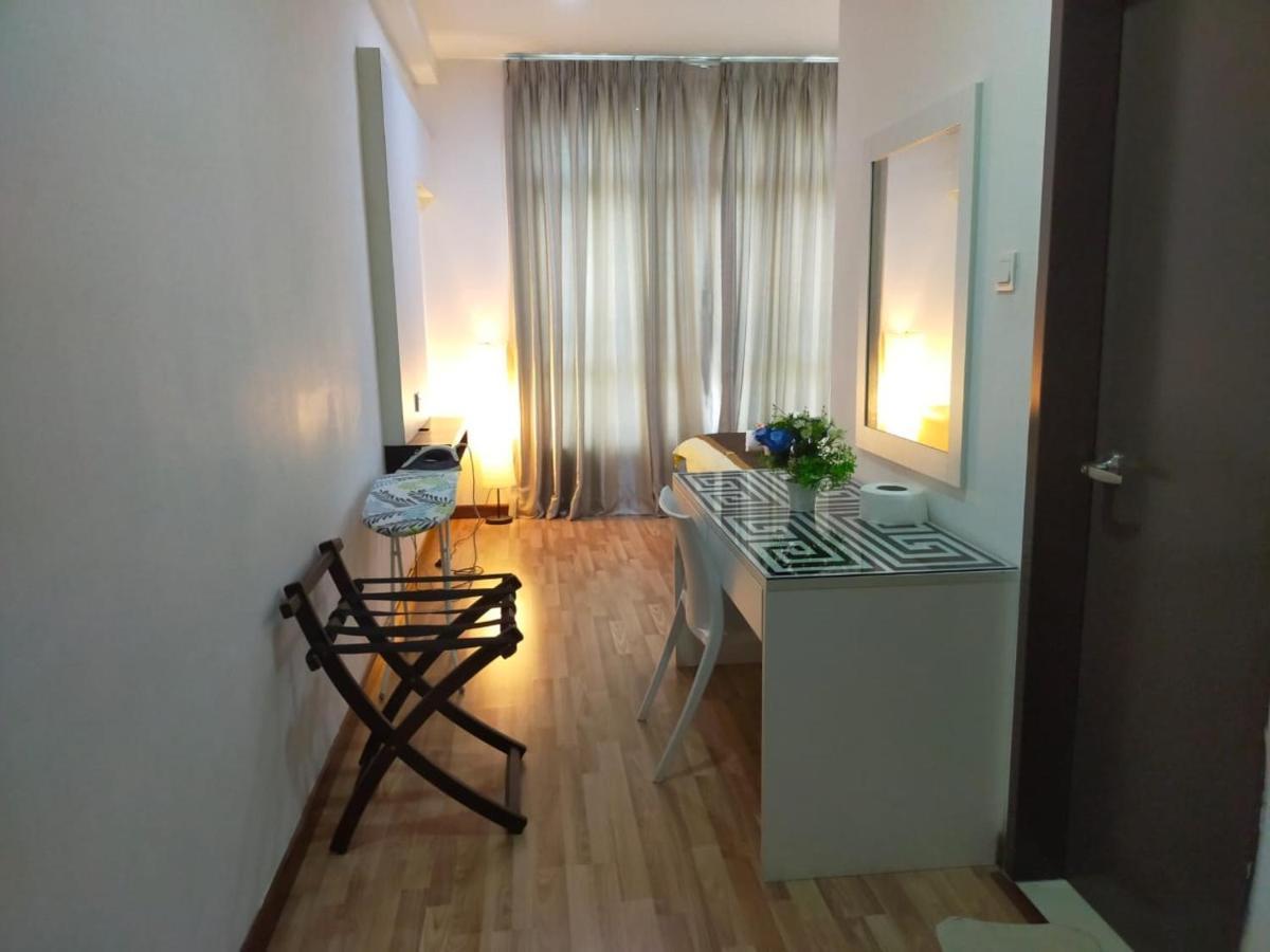 Shaftsbury Wifi, Netflix, Free Parking Cyberjaya