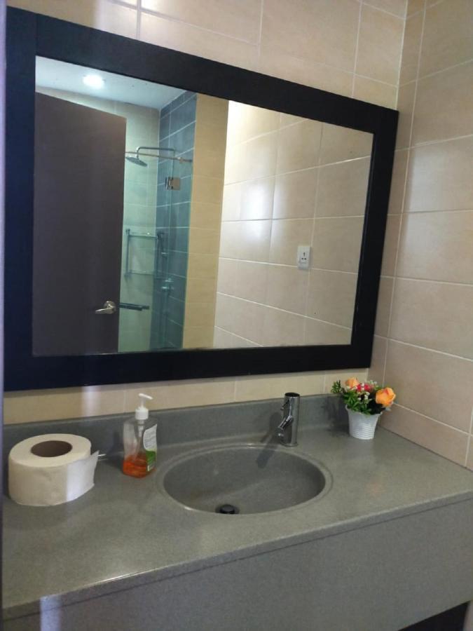 Shaftsbury Wifi, Netflix, Free Parking Cyberjaya